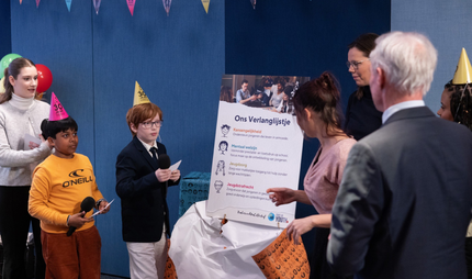 Overhandiging rapport ‘Een Jonge Blik op Kinderrechten’ aan de Tweede Kamer