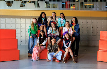 Tienerpopgroep NXT lanceert nieuwe single en videoclip 'Samen alleen' in samenwerking met Kinderpostzegels